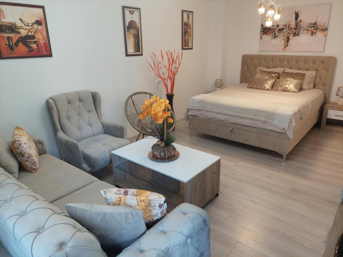 City Lux Apartments Skopje Esterno foto